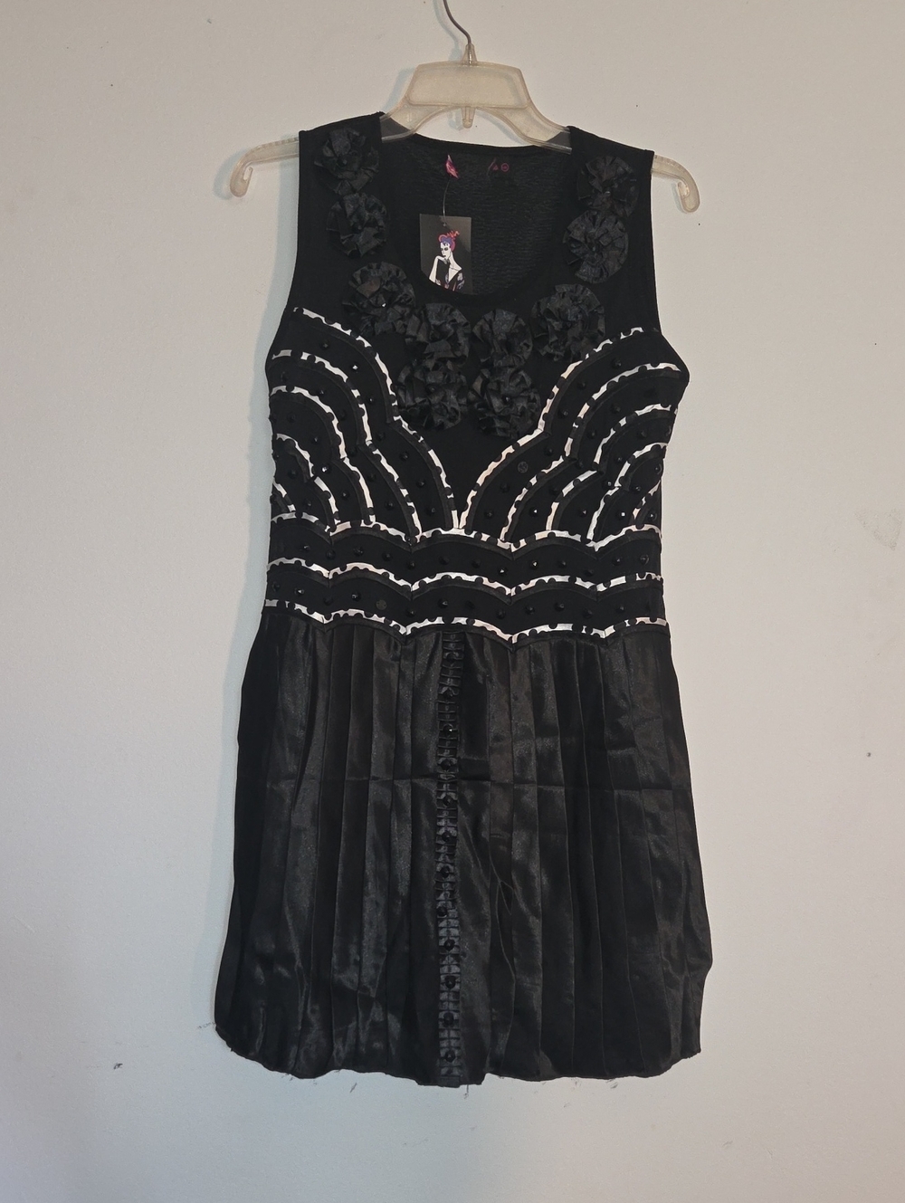 Sleeveless Black Mini Dress with Floral Appliqué